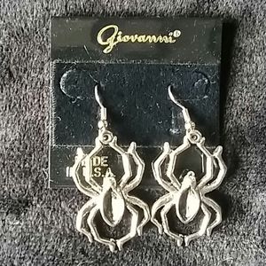 Dangling spider earrings